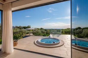 Spacious Family Villa with Pool in Kaštelir