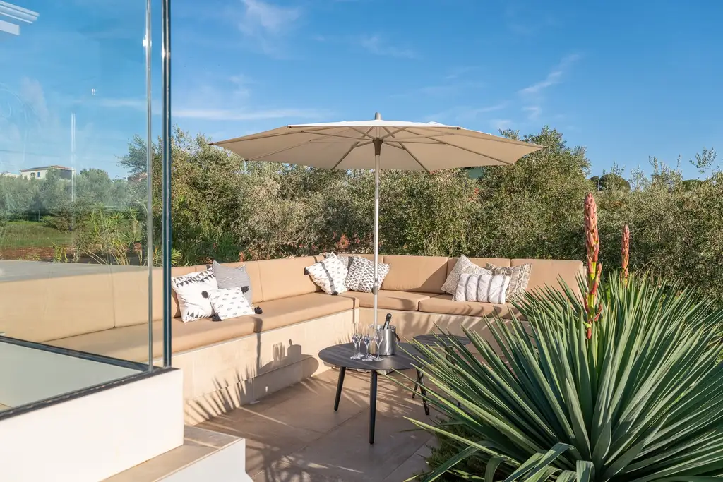 Spacious Family Villa with Pool in Kaštelir