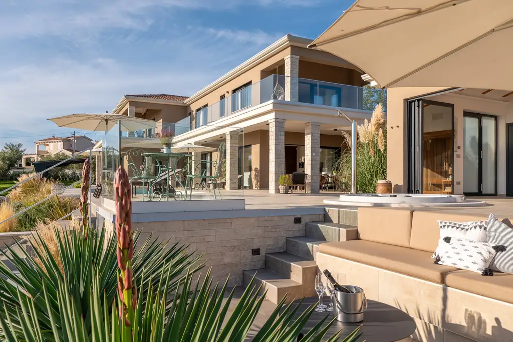 Spacious Family Villa with Pool in Kaštelir