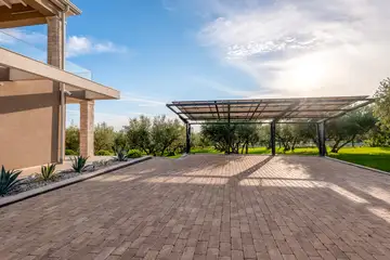 Spacious Family Villa with Pool in Kaštelir