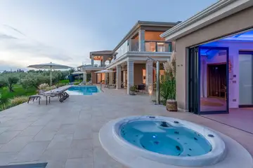 Spacious Family Villa with Pool in Kaštelir