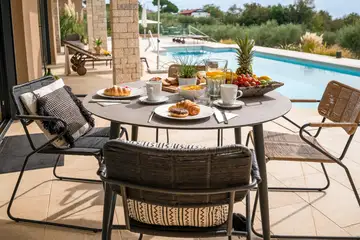 Spacious Family Villa with Pool in Kaštelir