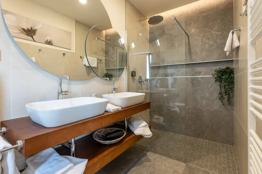 Spacious Family Villa with Pool in Kaštelir