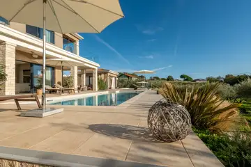 Spacious Family Villa with Pool in Kaštelir