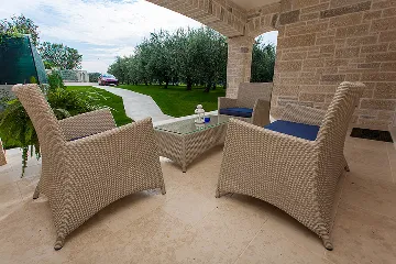 Family Villa with Pool and Jacuzzi in Tar