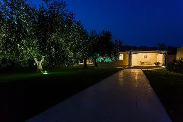 Family Villa with Pool and Jacuzzi in Tar