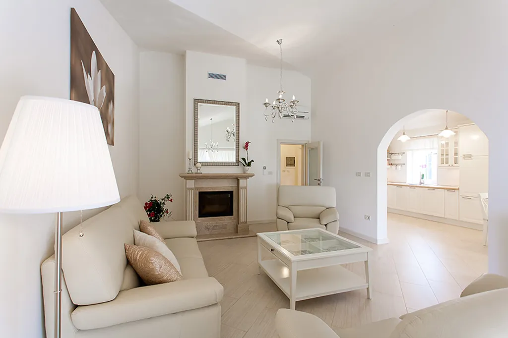 Family Villa with Pool and Jacuzzi in Tar