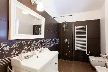 Family Villa with Pool and Jacuzzi in Tar