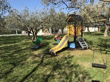 Family Villa with Pool and Jacuzzi in Tar