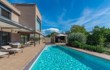 Contemporary Villa with Pool and Jacuzzi in Umag