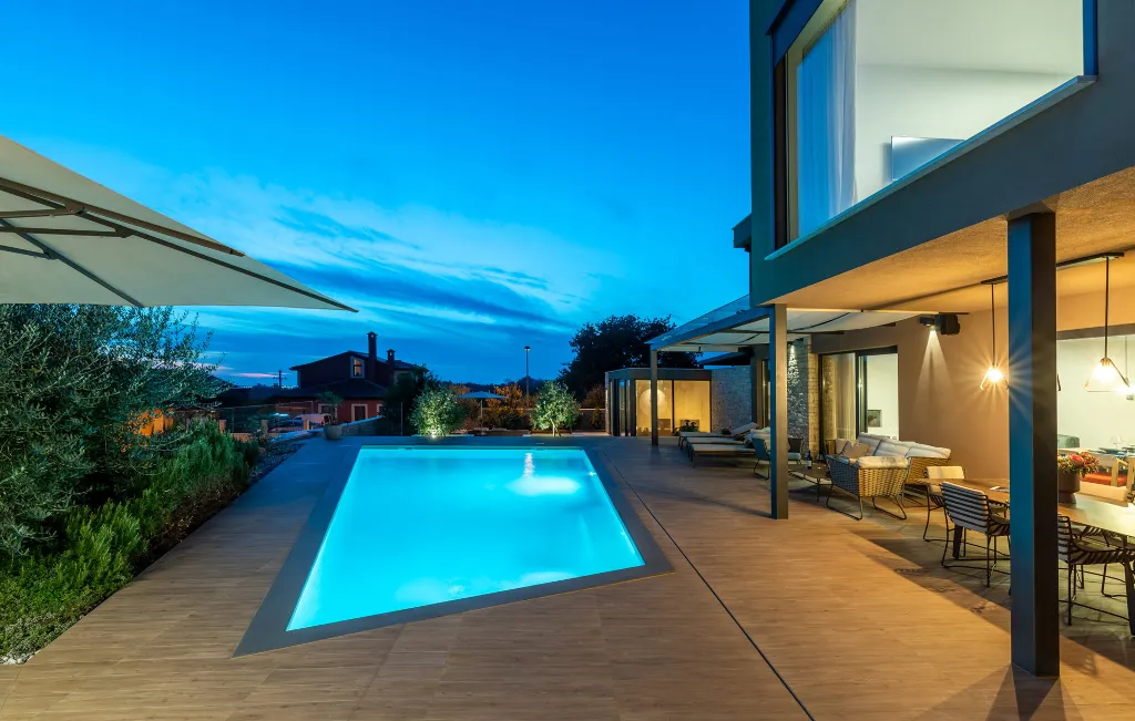 Contemporary Villa with Pool and Jacuzzi in Umag