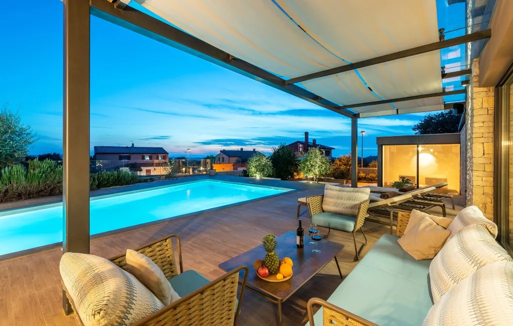Contemporary Villa with Pool and Jacuzzi in Umag