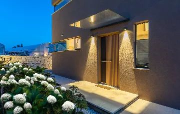 Contemporary Villa with Pool and Jacuzzi in Umag