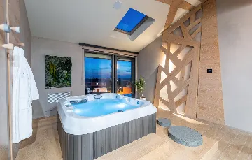 Contemporary Villa with Pool and Jacuzzi in Umag