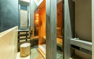 Contemporary Villa with Pool and Jacuzzi in Umag