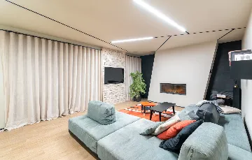 Contemporary Villa with Pool and Jacuzzi in Umag