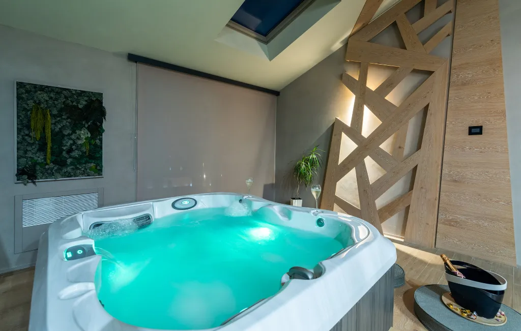 Contemporary Villa with Pool and Jacuzzi in Umag
