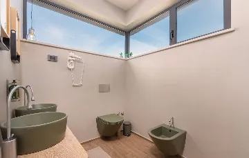 Contemporary Villa with Pool and Jacuzzi in Umag