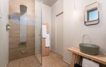 Contemporary Villa with Pool and Jacuzzi in Umag