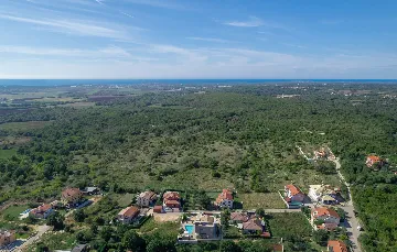 Contemporary Villa with Pool and Jacuzzi in Umag