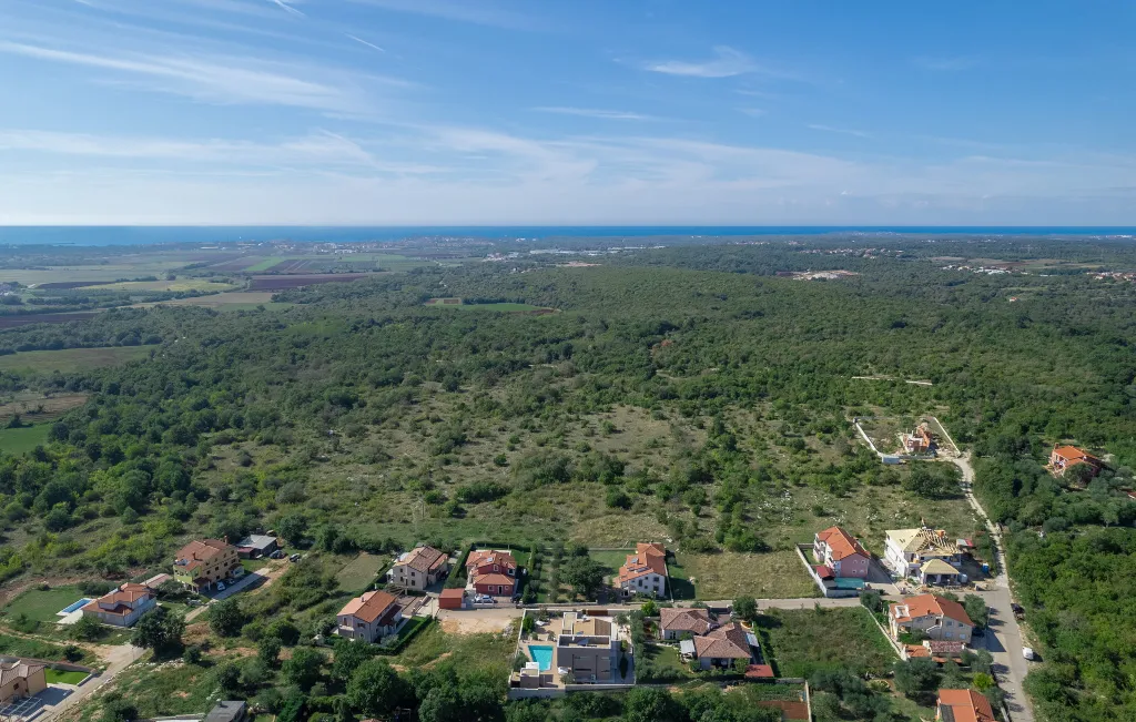 Contemporary Villa with Pool and Jacuzzi in Umag