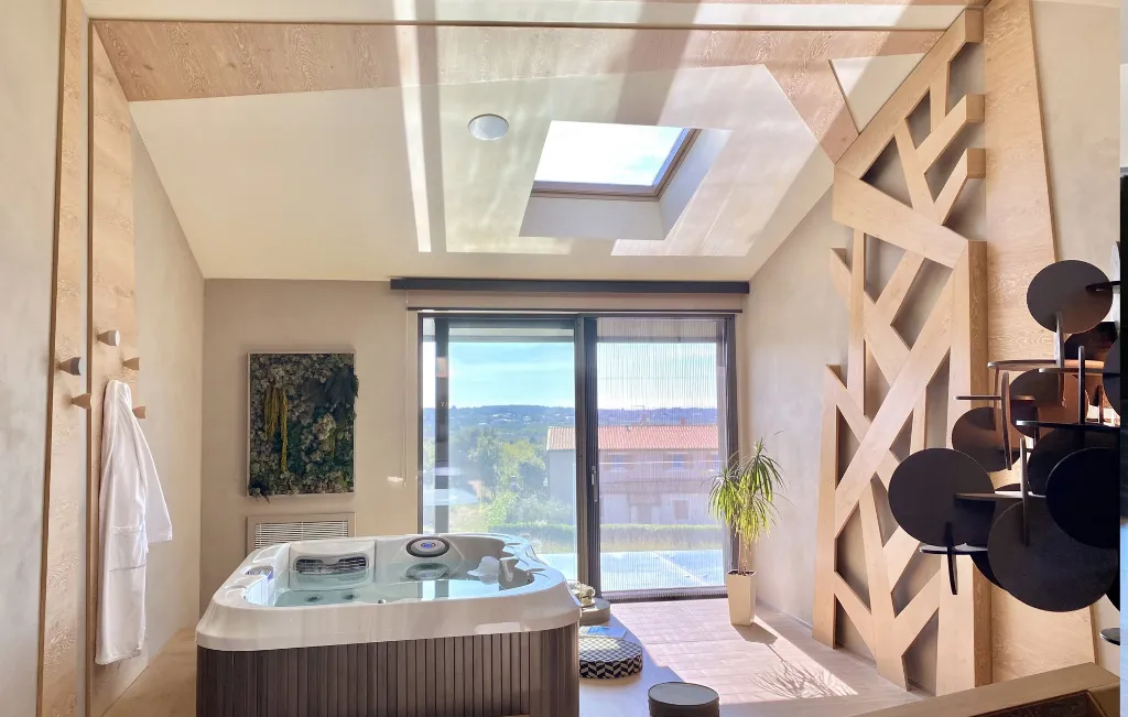 Contemporary Villa with Pool and Jacuzzi in Umag