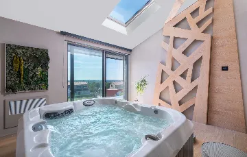 Contemporary Villa with Pool and Jacuzzi in Umag