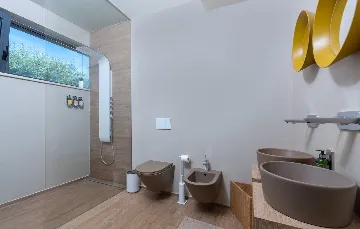 Contemporary Villa with Pool and Jacuzzi in Umag