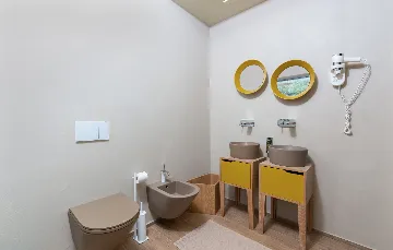 Contemporary Villa with Pool and Jacuzzi in Umag