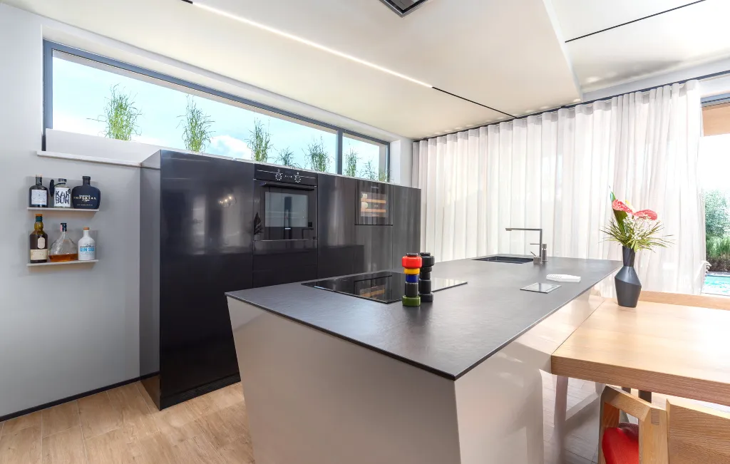 Contemporary Villa with Pool and Jacuzzi in Umag