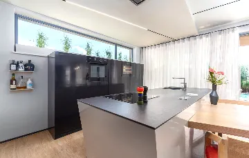 Contemporary Villa with Pool and Jacuzzi in Umag