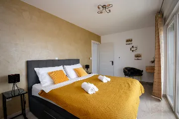 Contemporary Villa with Pool in Pula