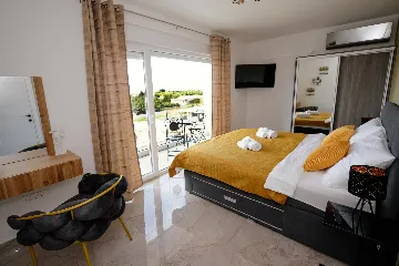 Contemporary Villa with Pool in Pula