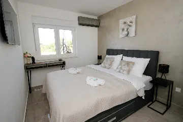 Contemporary Villa with Pool in Pula