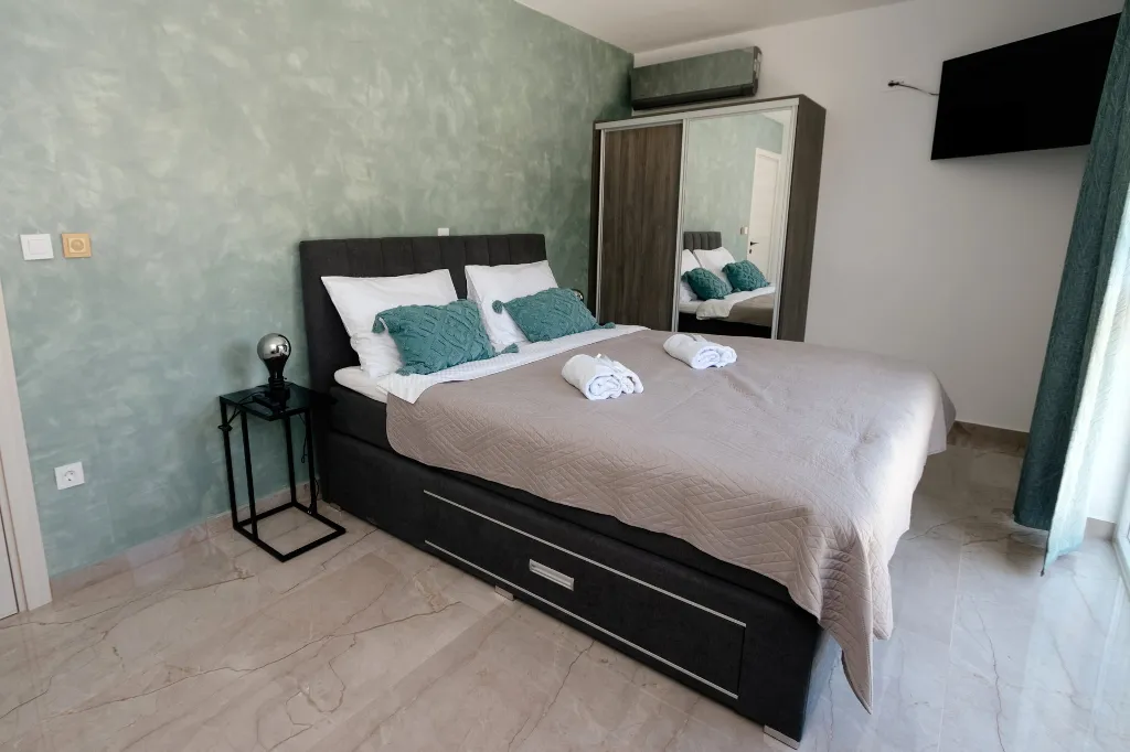 Contemporary Villa with Pool in Pula