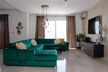 Contemporary Villa with Pool in Pula