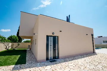 Contemporary Villa with Pool in Pula