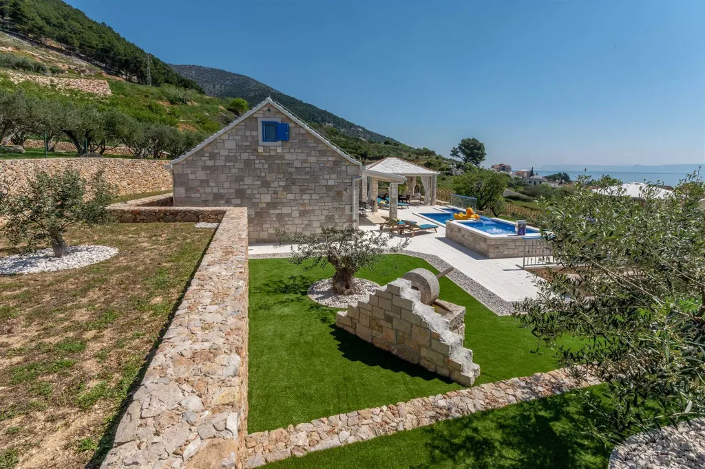 Modern Seaview Villa with Pool in Bol