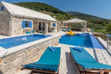 Modern Seaview Villa with Pool in Bol