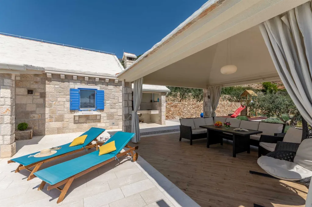 Modern Seaview Villa with Pool in Bol