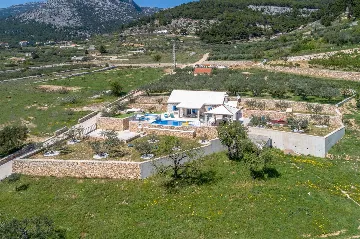 Modern Seaview Villa with Pool in Bol