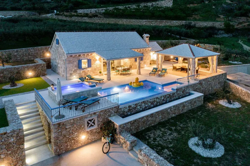 Modern Seaview Villa with Pool in Bol