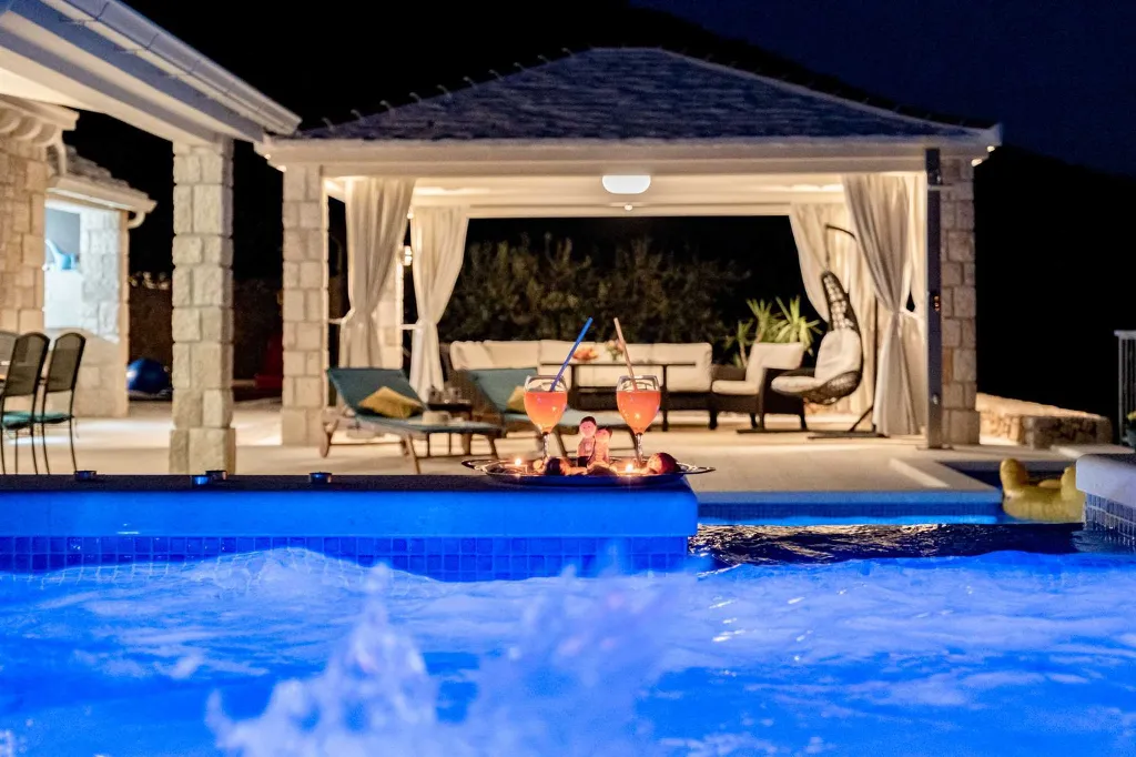 Modern Seaview Villa with Pool in Bol