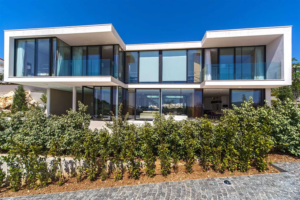 Seafront Villa with Pool in Primošten