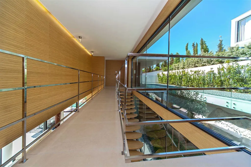 Seafront Villa with Pool in Primošten