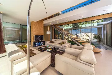 Seafront Villa with Pool in Primošten