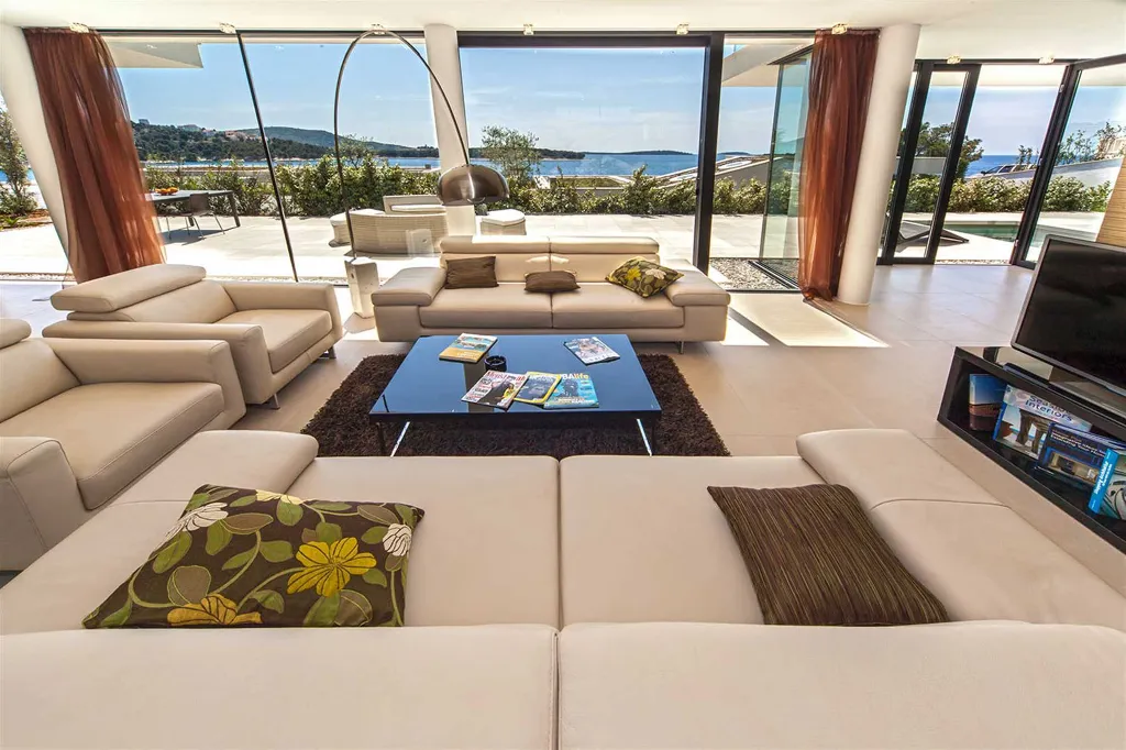 Seafront Villa with Pool in Primošten