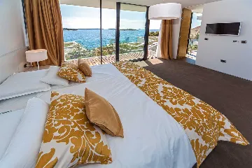 Seafront Villa with Pool in Primošten