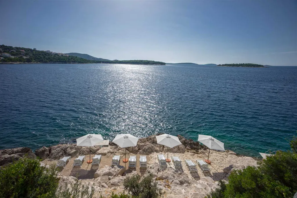 Seafront Villa with Pool in Primošten
