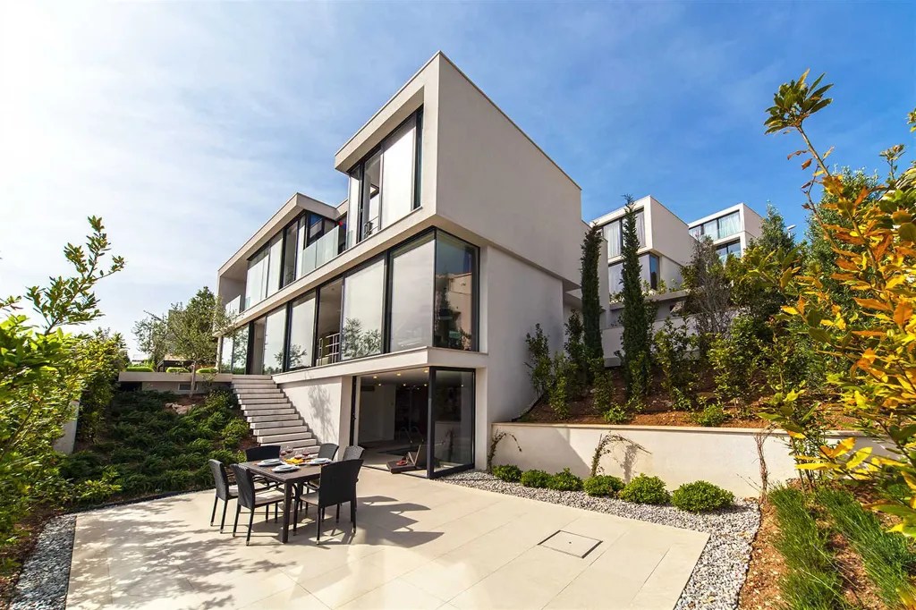 Contemporary Seaside Villa with Indoor Pool, Primošten